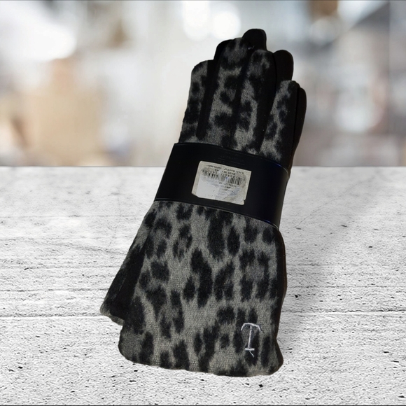 Mud pie initial gloves OS - Picture 2 of 13